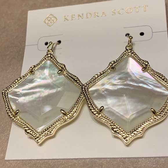 Kendra Scott Jewelry - Kendra Scott! Kristen Drop Earrings!